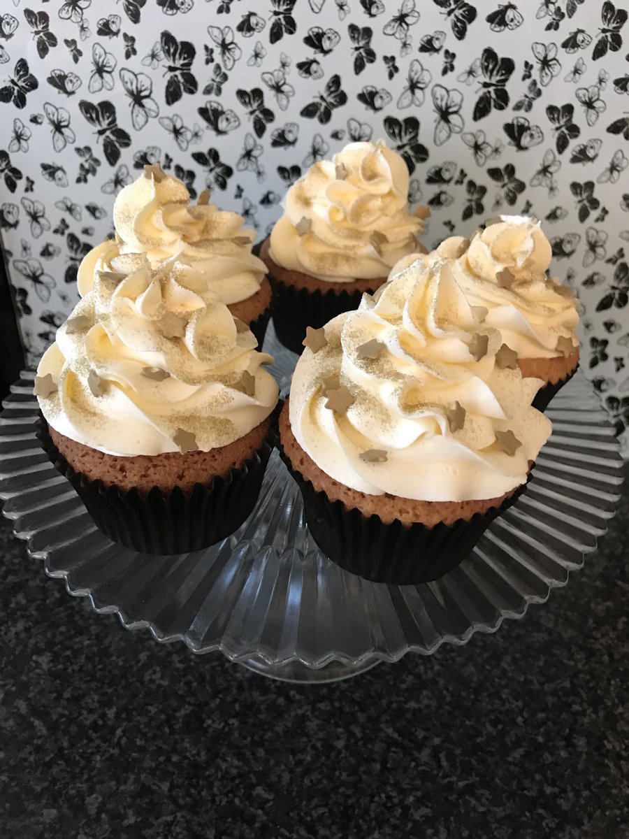 Today I’ve been making mince pie cupcakes, can’t wait to dig into them! #cupcakes