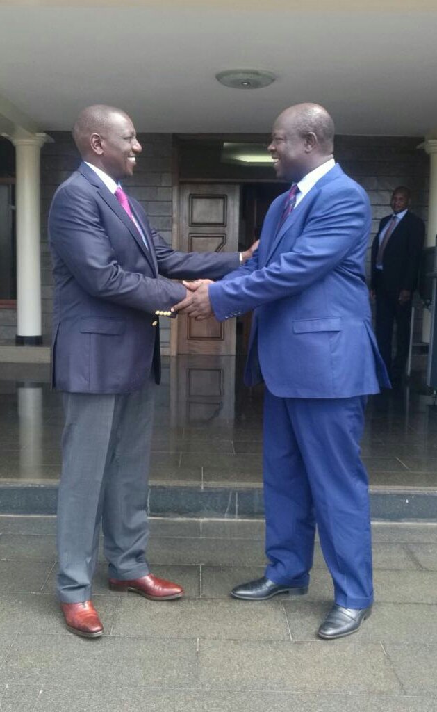WilliamsRuto's tweet photo. Held talks with Trans Nzoia Governor Patrick Khaemba on issuance of title deeds to residents, relocating Government facilities to allow expansion of Kitale town and improving of health infrastructure. This will ensure  better service, attract investment and advance local economy. https://t.co/FhkV61EUev