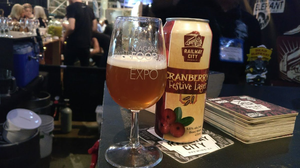 theroaminglife's tweet photo. Missed the #gourmetfoodandwineexpo? Then eat and drink vicariously through our delicious album: https://t.co/0GL2UGfsuk! @GFWE #food #wine #gourmet #beer #cheese #cake #macarons #foodfestival #foodporn #Toronto #eatlocal #drinklocal https://t.co/sKqV5ozAsu