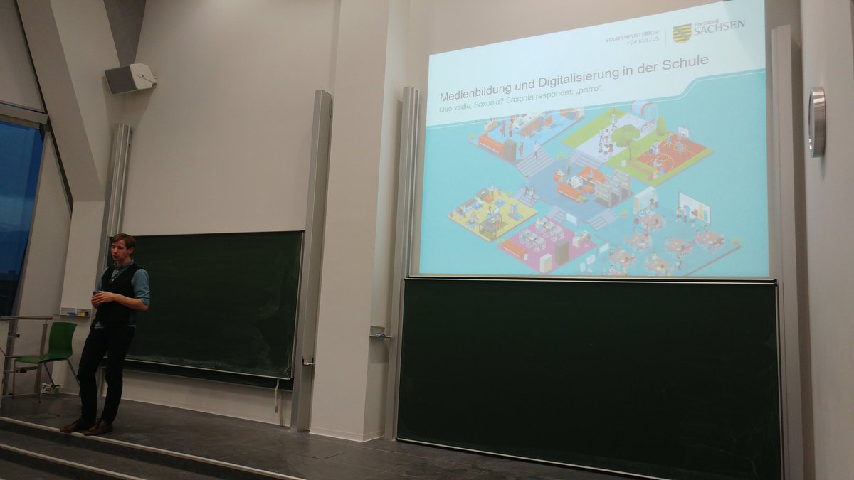 HISTOdigitaLE's tweet photo. Digitale Bildung. Was steckt dahinter? #OERde17 #Digitalisierung https://t.co/Jrnpx4VrlW