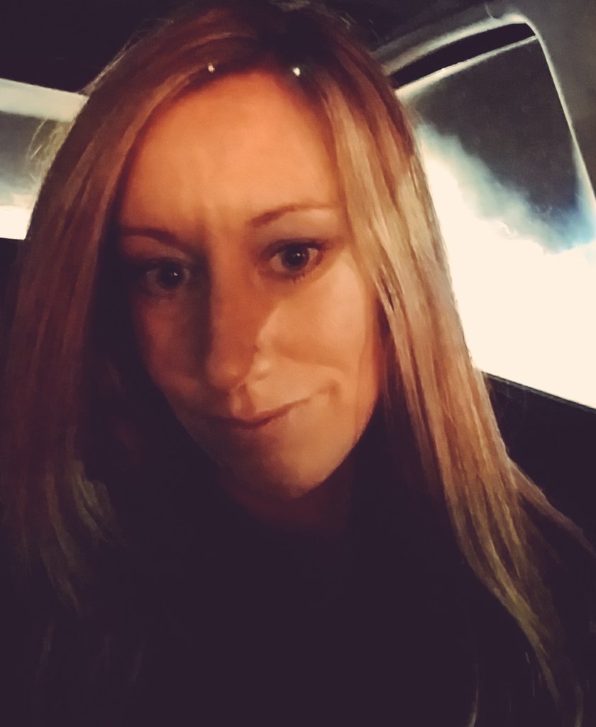 Sammiejohugs's tweet photo. Finally got out since surgery #overAMonth! https://t.co/oAFUpA4iNu