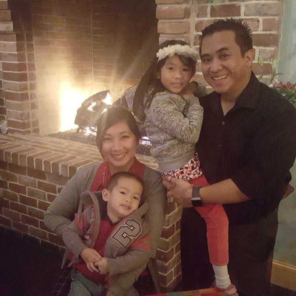 WBandoy's tweet photo. Celebrated our dating anniversary at Texas restaurant. The steaks there are so delicious. Great ambiance, friendly staff and scrumptious food. But best of all, I got to spend dinner with my beautiful wife and amazing kids. ❤ #latergram #washeddishes https://t.co/peEvC1iz0r https://t.co/9IRzataERx