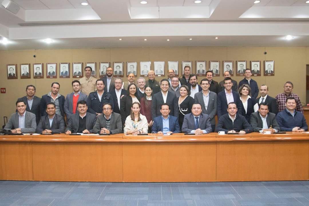 PANCAMPECHECDE's tweet photo. Nuestra presidente @YOVAVEMX  durante reunión con los presidentes estatales. https://t.co/TTygzxrrAw