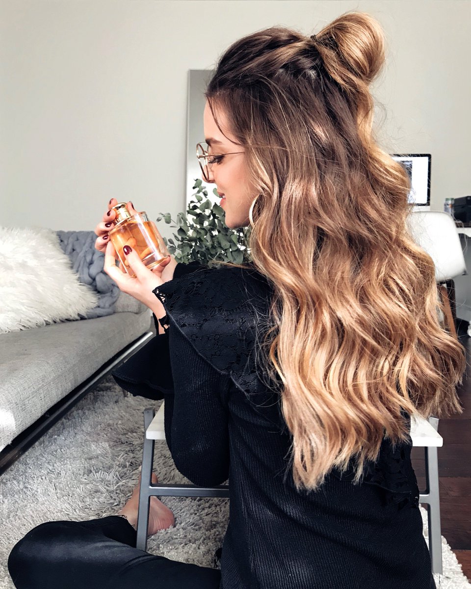 michelletakeaim's tweet photo. If you’re looking for gift ideas for the women in your life, check out the amaze new scent by @RalphLauren called WOMAN. Love the contrast of the tuberose and woodsy smell! Inspired by such a beautiful message of empowering women! #womanaboveall #RLpartner #ralphlaurenfragrances https://t.co/xdY79jfUxY