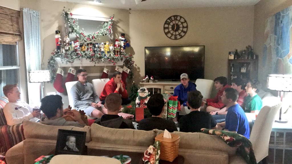 ACrewAllen's tweet image. Celebrating the holidays tonight! It’s always a good time when A-Crew is around! 🎄❄️🌟