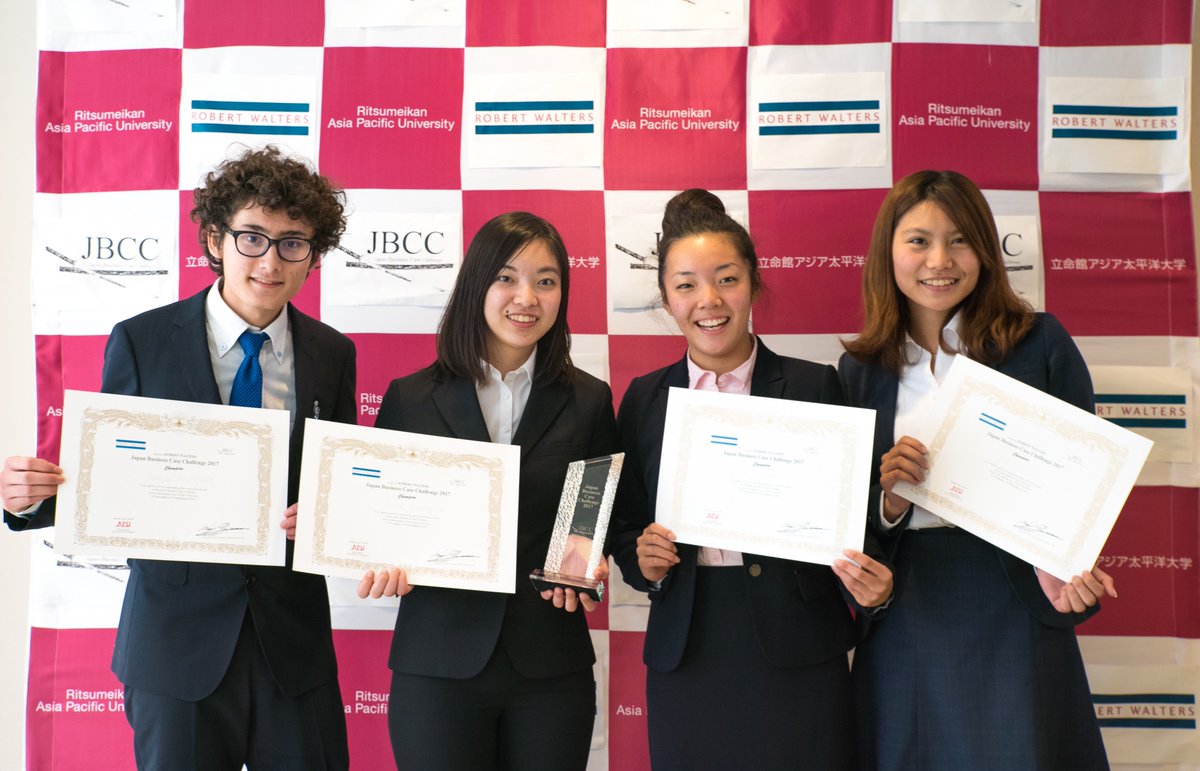 ritsumeikanapu's tweet photo. 先日、国内9つの大学が集まりビジネスコンテストJapan Business Case ChallengeをAPUで開催！APUチームが優勝👑https://t.co/MNcH3HY8aC
#JBCC2017 #BusinessCaseChallenge ＃TBT #Throwback ＃青山学院 ＃岡山理科大 ＃慶應義塾大 ＃国際教養大 ＃埼玉大 ＃東大 ＃一橋大 ＃立命館 #ShapeYourWorldAPU https://t.co/GFaiALdg1F