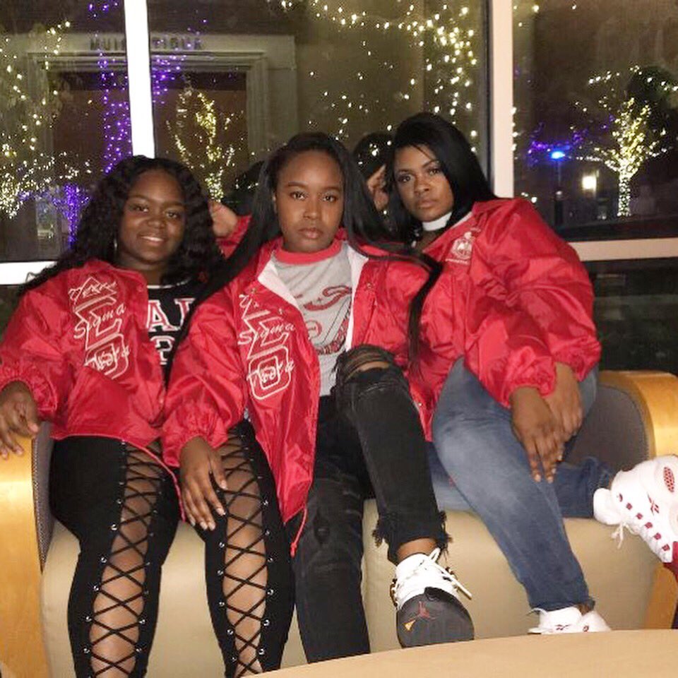 x_Reign's tweet photo. AI Fall 17' , The Don , #DueceClub #RockClub β€οΈ https://t.co/LxCuYLpBlQ