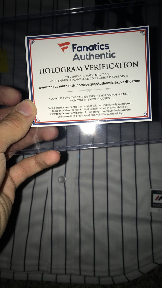 BasebaIlKing's tweet image. We are giving away this SIGNED AARON JUDGE JERSEY to ONE lucky follower on NEW YEAR’S DAY. RETWEET this tweet and FOLLOW ME for a chance to win. MUST BE FOLLOWING ME TO ENTER 😳🔥