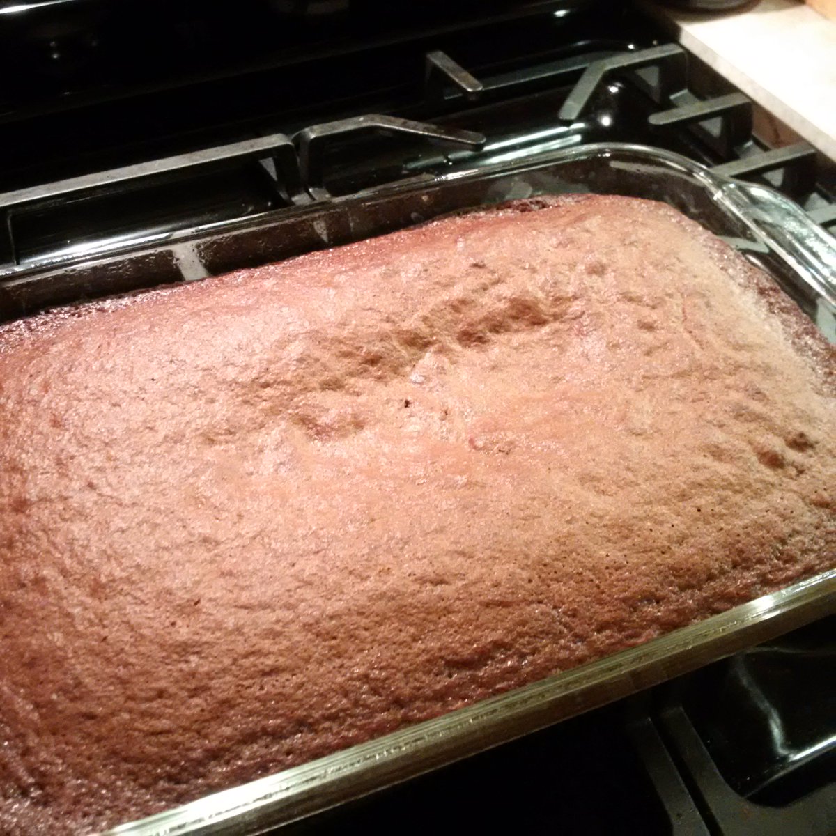 FittyKV's tweet photo. Why did the middle sink? Toothpick came out clean!
#potluckproblems https://t.co/bNxzzzxPBD