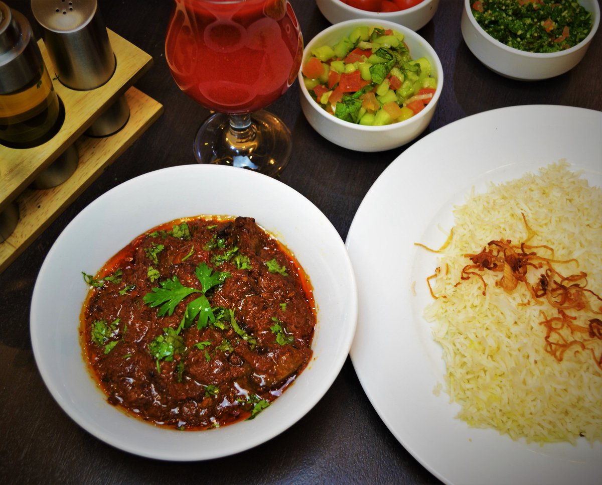 KhaneenCuisine's tweet photo. You definitely can’t stop after your first bite! #Hamisa
#breakfastdxb #dubaidelivery #kuwaitifood #giveawaydxb #dxbpromotions #dxbfoodblog #arabicfood #jumeirah #dxbeatery #mydubai #foodiedxb
بالتأكيد لن تتمكنوا من التوقف بعد اللقمة الأولى! #حميسة
فطور_دبي #توصيل_دبي # https://t.co/D9q3hvx5YG