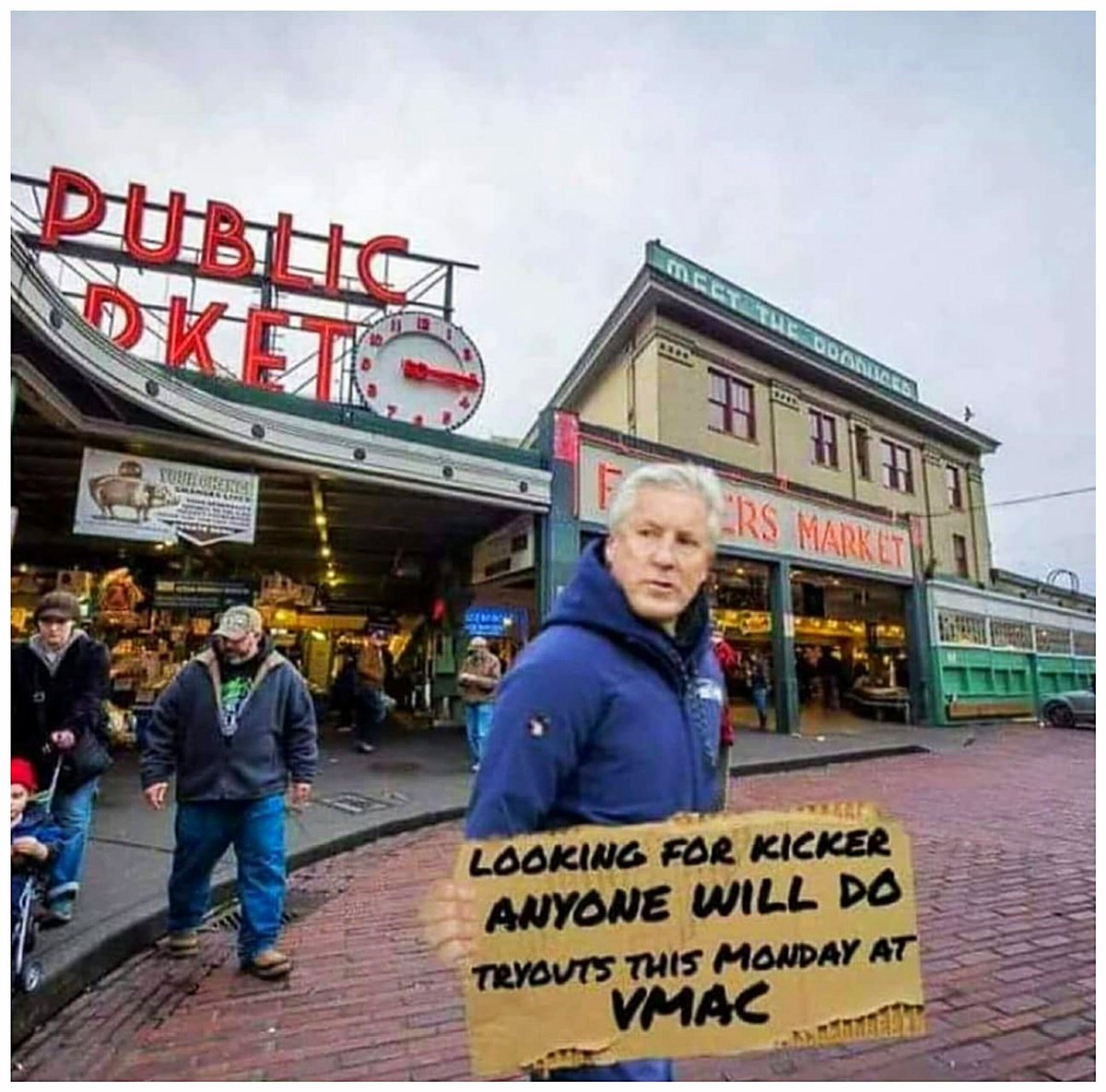 ROXEE206's tweet photo. I never understood why we signed Walsh in the first place!
😠😠😠👎👎
#Seahawks #kickerwoes #firewalsh https://t.co/nXa6O6xVmo