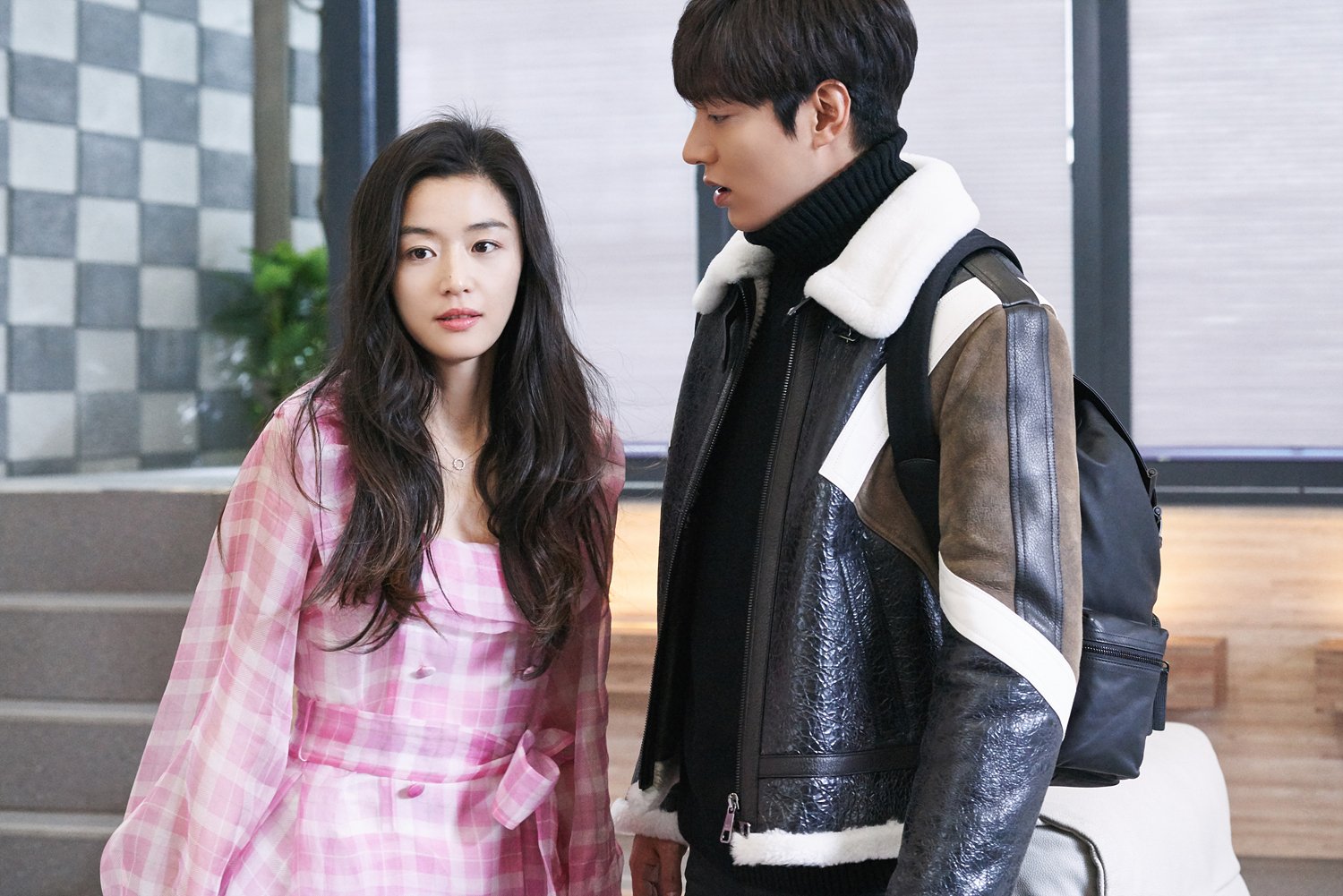 We Love K ポニーキャニオン公式 シムチョンファッション 透け感のあるピンクチェックのワンピース ジュンジェが着替えてから図書館へ行こう って 青い海の伝説 dvdbox1発売中 1 6巻好評レンタル中 チョンジヒョン Fashionsnap We Love K ポニーキャニオン公式 シムチョンファッション 透け感のあるピンクチェックのワンピース ジュンジェが着替えてから図書館へ行こう って 青い海の伝説 dvdbox1発売中 1 6巻好評レンタル中 チョンジヒョン Fashionsnap