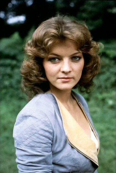 Happy birthday to Sarah Sutton  She played 5th Doctor\s companion Nyssa.    