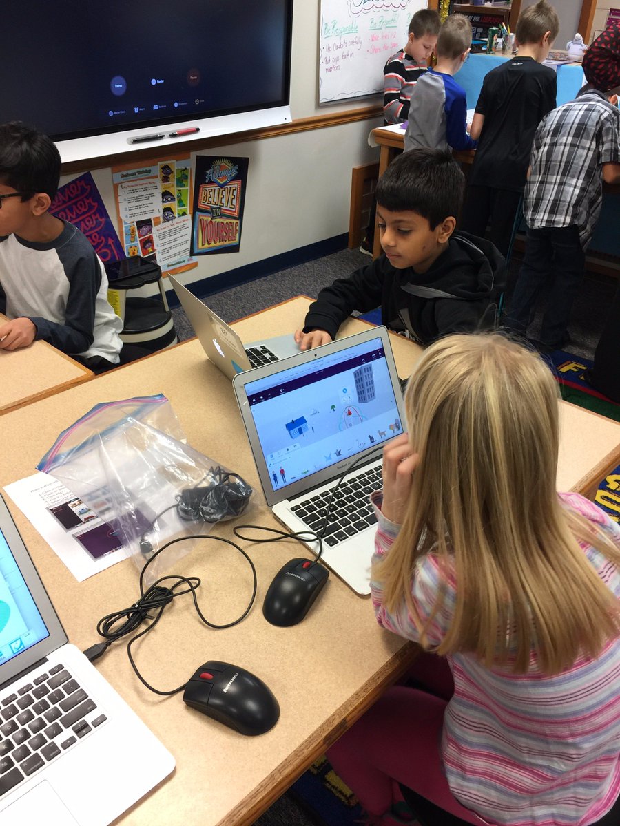 sbonk93's tweet image. #HourOfCode2017 Extension Week @CloverdaleElem Ss practice coding & create their own virtual world with @scratch @cospaces_edu.