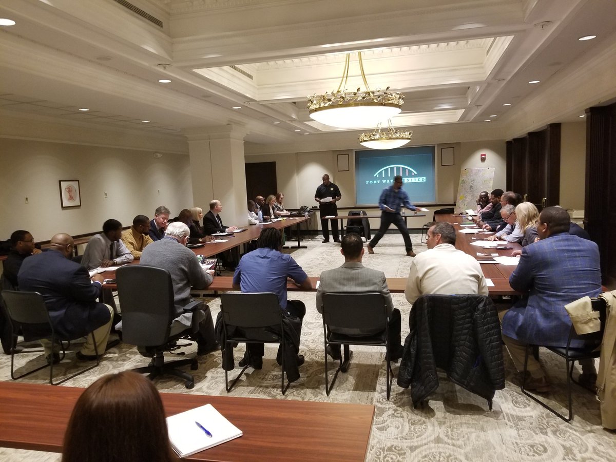 charlesharriso5's tweet photo. Fort Wayne clergy &amp; comm leaders will be n Indy Friday December 15th to do a faith patrol with @Indytenpoint OG's. TenPoint will doing a lot of training of groups from cities across the state &amp; country. Indy is getting a lot of attention. https://t.co/uL62uHVpgP