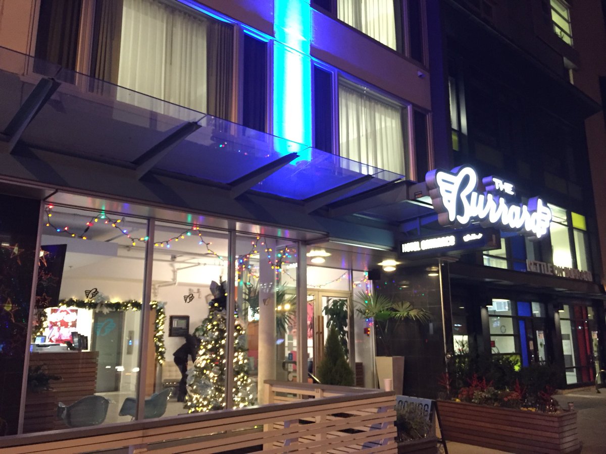 NeilBurrowsLIVE's tweet photo. Base camp for the week @TheBurrard looking very seasonal #notaholiday https://t.co/gNtTUoeuUs