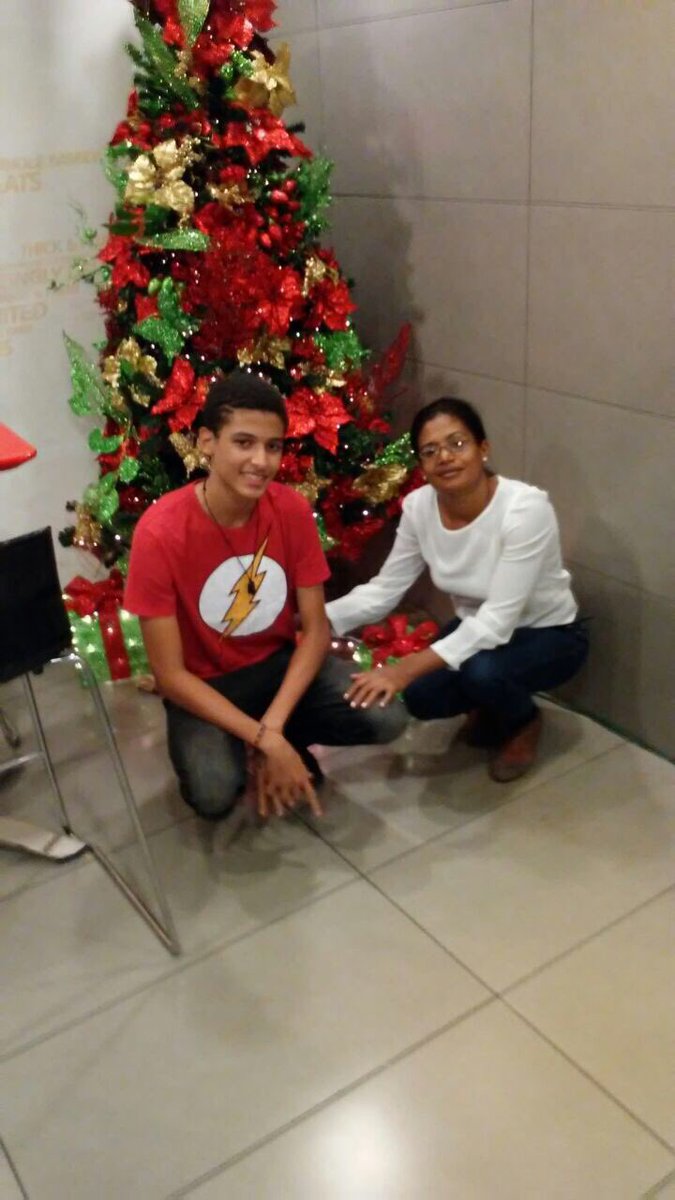 CristopRuiz's tweet photo. Mom and me 😍😍❤️❤️ https://t.co/CUrjFTOXiJ