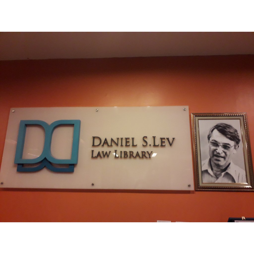 #Kepoin_danlevlibrary
#part1

Ada apa aja di Daniel S.Lev Law Library?