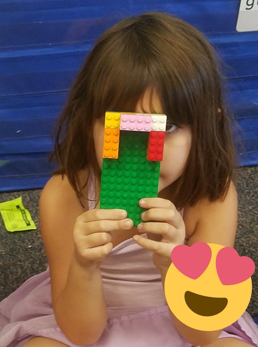 MaestraJara's tweet image. We can follow directions during Lego coding time! @BosLangAcademy @CajonValleyUSD @CodeToTheFuture #legocoding #codinginkinder #kinderbilingue #kinderrocks #kinderboliviano
