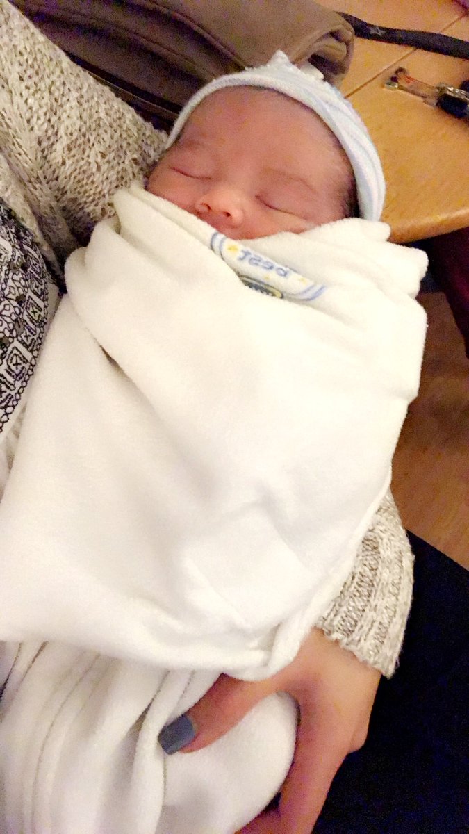 nidia_12's tweet photo. Kisha was so strong! Labor for 30+ hours and she never gave up. Pushed that baby out and now we have one of the cutest babies ever! Jaiden A. Viesca 🖤 https://t.co/2GwED2EVgE