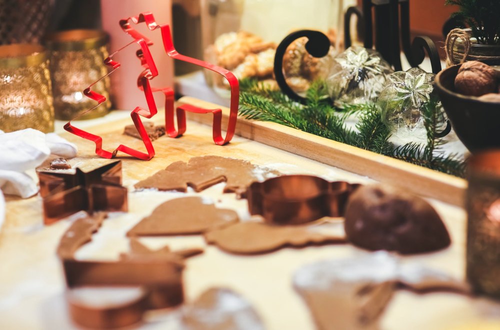 TELWellness's tweet photo. Want to breathe the spirit of Christmas into your home? These Christmassy Essential Oil recipes will help! They smell incredible.

Try them in your home: https://t.co/zp9nvVEYa4

#EssentialOils #Christmas https://t.co/4k8Rp58kKQ