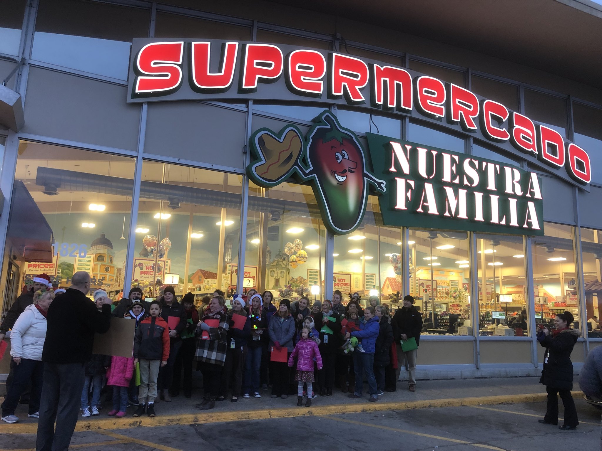 supermercado Nuestra Familia  Hispanic Grocery Supermarket