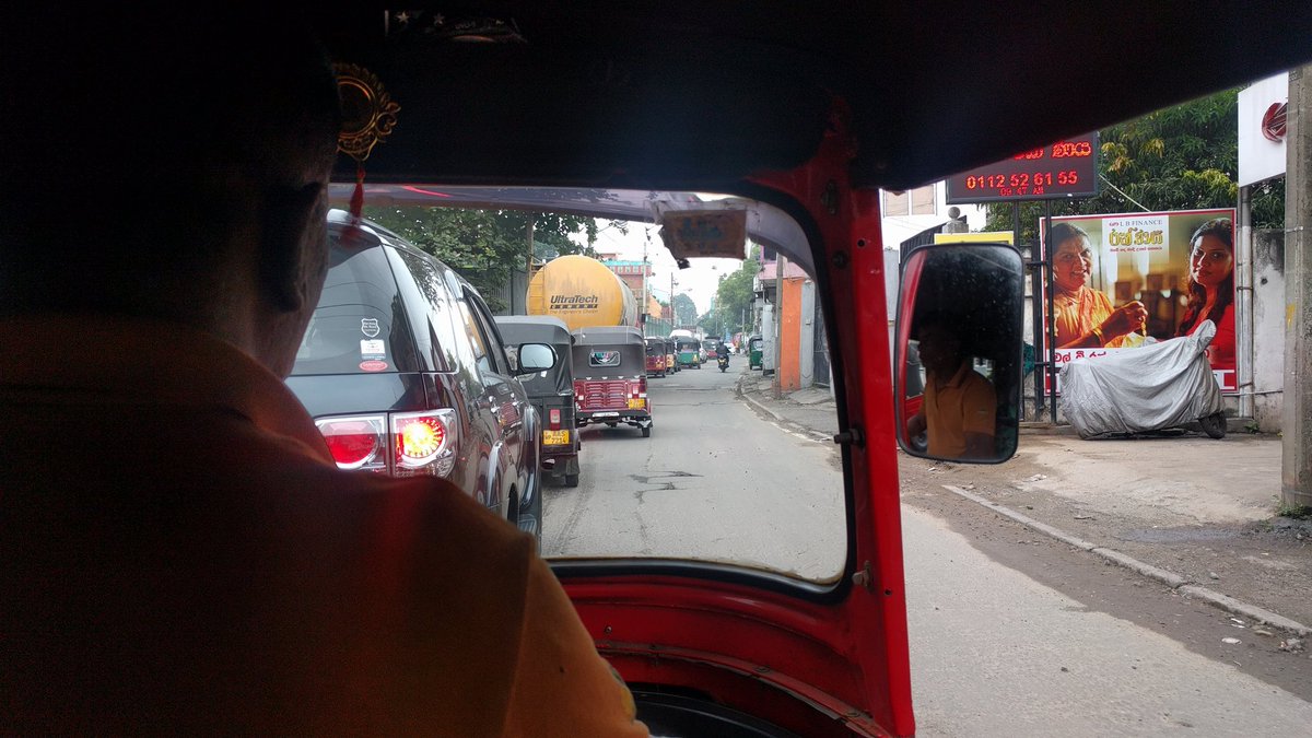 sandunarosha's tweet photo. Heavy Traffic in Colombo 15 in &amp; out Roads as a result of a protest by area residents

#lka #SriLanka #news @trafficlk https://t.co/33seqdP3UX