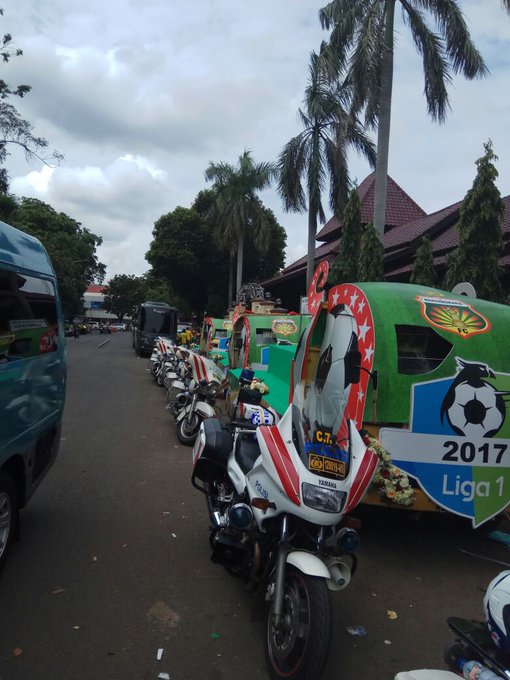 View image on Twitter