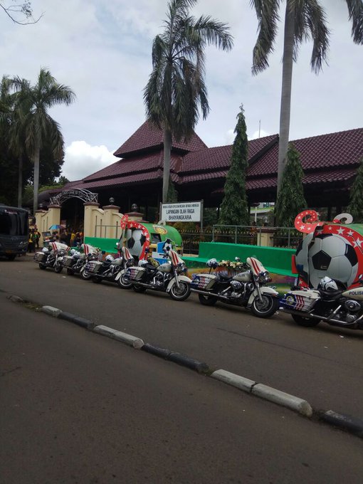 View image on Twitter