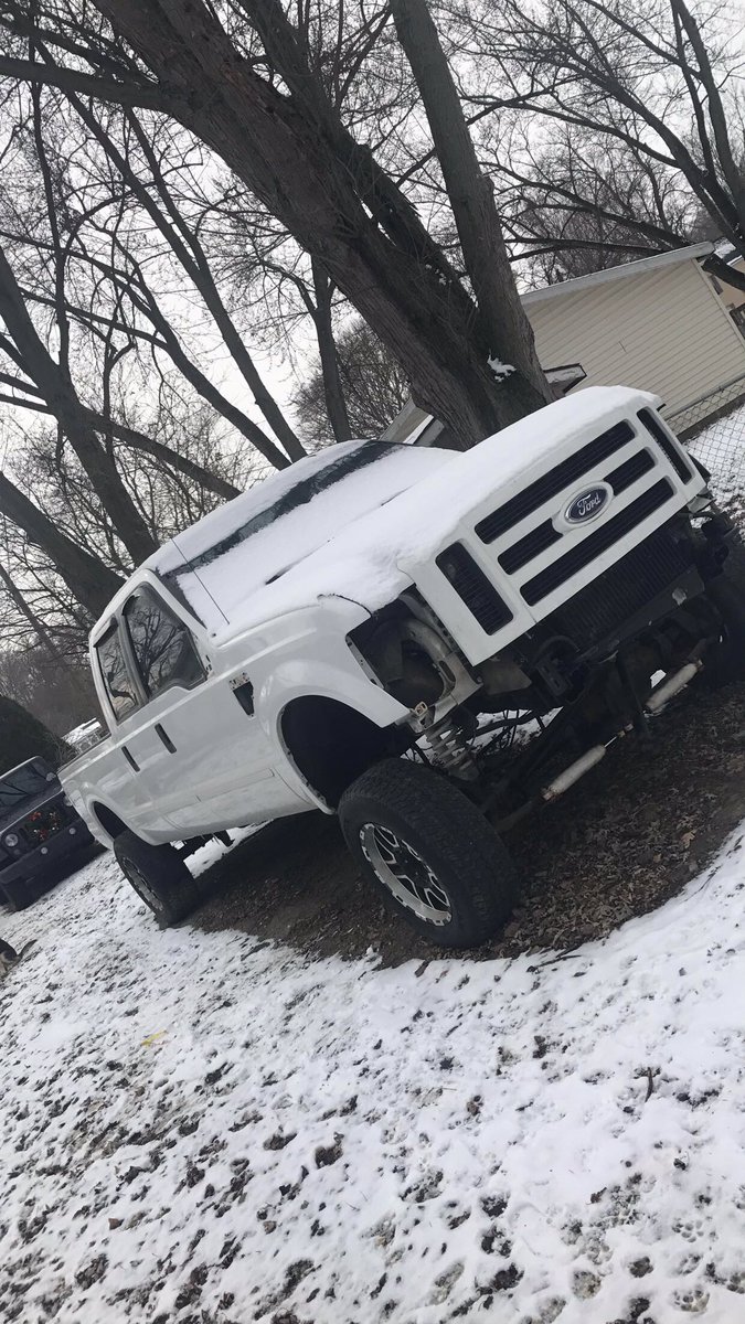 tony_unger14's tweet photo. Started to do some paint match on things doors handles are next to come off for paint 🙈😍 #fummins #builtfromgroundup https://t.co/dRP7hc2Tr9