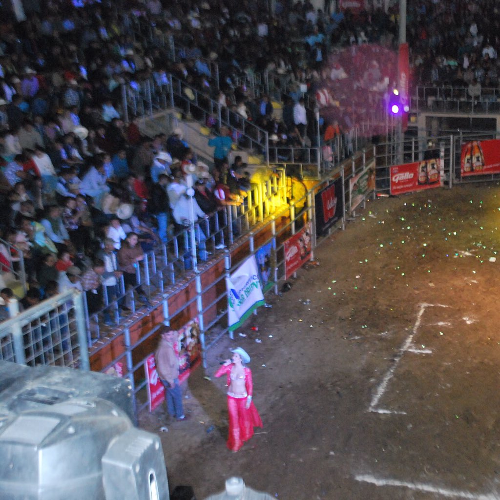 ❤️Asunción Mita!!!
Gracias por todo su cariño, estuvo alegrísimo!!! 🙏🎤🤗🤠
#rodeo #vaquerita #cantante #isback