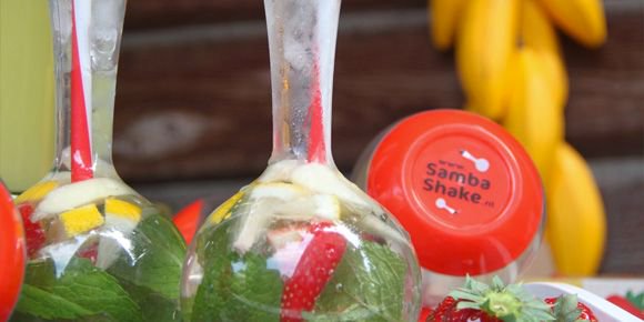eventgoodies's tweet photo. De favoriete #EventGoodies van @C_vents_  zijn o.a. de Samba Shakers, Dinner in Motion en de sneakers met videobeelden. Wat is jouw favoriete goodie? Laat een reactie achter op de site https://t.co/xcz77mQOYJ https://t.co/Jmqhnm4aVE