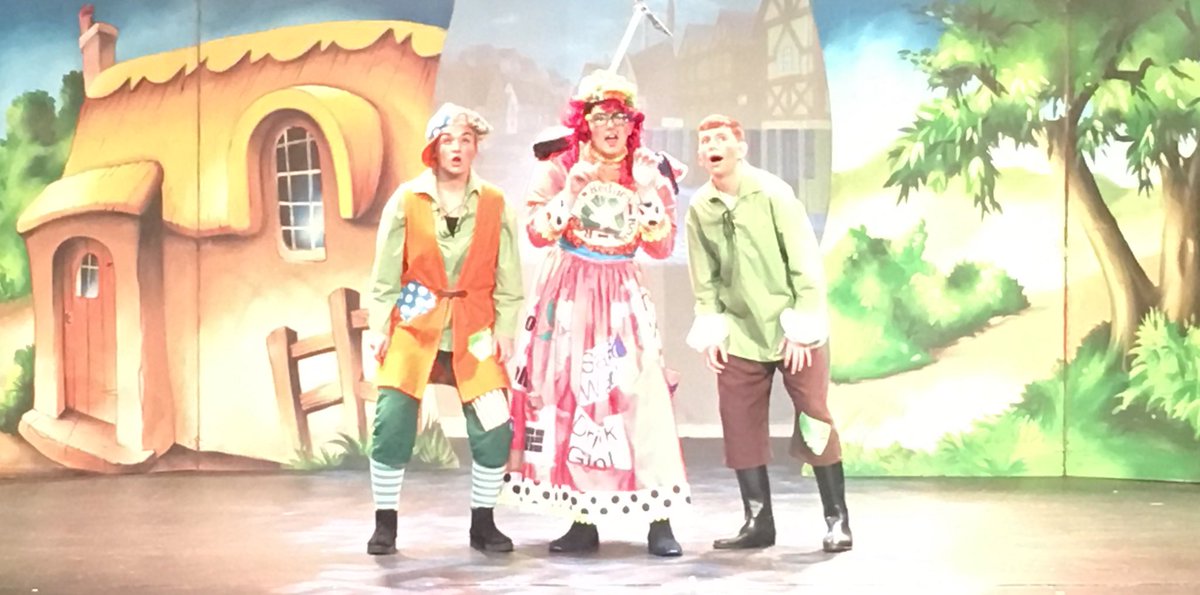 GrahamTudor77's tweet photo. Final day to purchase tickets for ‘Jack &amp; the Beanstalk’ @Arena_Theatre Wolverhampton. #Jack17 https://t.co/gNdUNwh2sP