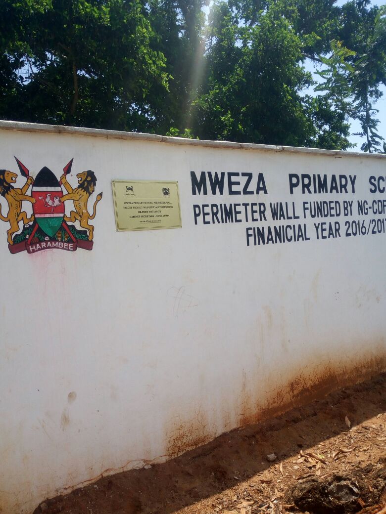 shuleyangu's tweet photo. #SchoolAtRiskAlert Kenya navy is encroaching on #MwezaPry #Likoni while the school is closed. RT @kdfinfo to stop building this wall https://t.co/NHCYOjKKN1