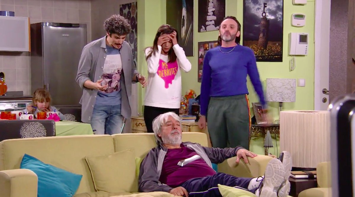 bynereaoficial's tweet photo. Anoche nos derretimos de la risa con #LQSA11, ¡nos encanta! ¡Y nos encantó ver a la enorme @GmezMacarena luciendo nuestra sudadera #MeDerrites! ¿Os chifla?😍😍 Pues aún la encontráis en el #Outlet #ByNerea: https://t.co/9mtbst11jM Muy #FelizMartes! #moda #lqsa https://t.co/nh0kNdiINZ