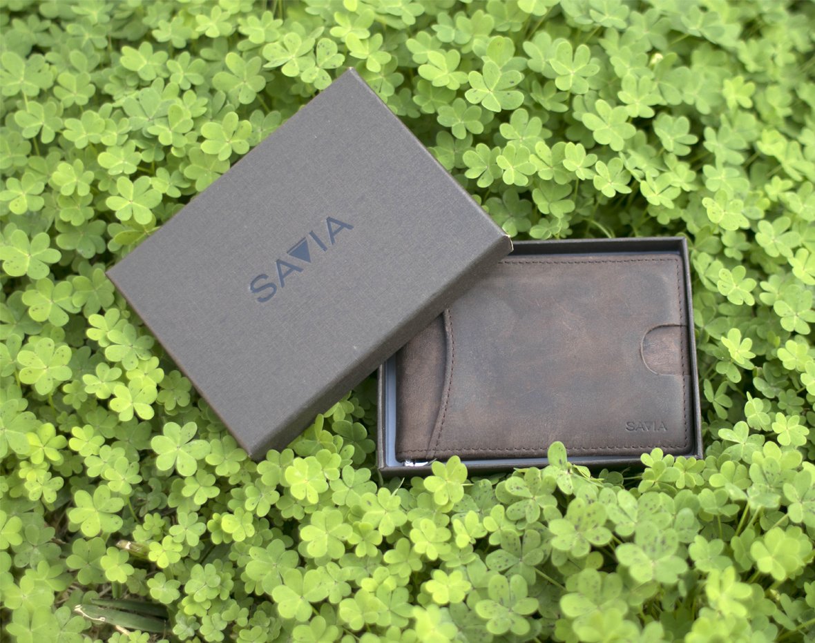 Nadie quiere quedarse sin su Savia estas navidades. ¿A qué esperas? feelsavia.com/es/  Be Practical, #FeelSavia