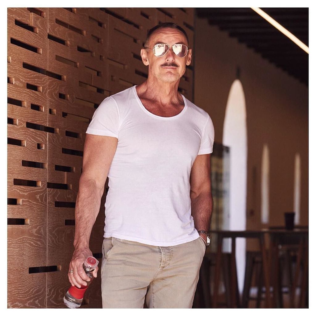 herrbrammen's tweet photo. on location in Groot Constantia #photoshooting #productionlife #agencylife #travelinstyle #menstyle #mensfashion #fashionmen #moustache #fit #casualstyle #moodoftheday #menswear https://t.co/sYSOARDRfG