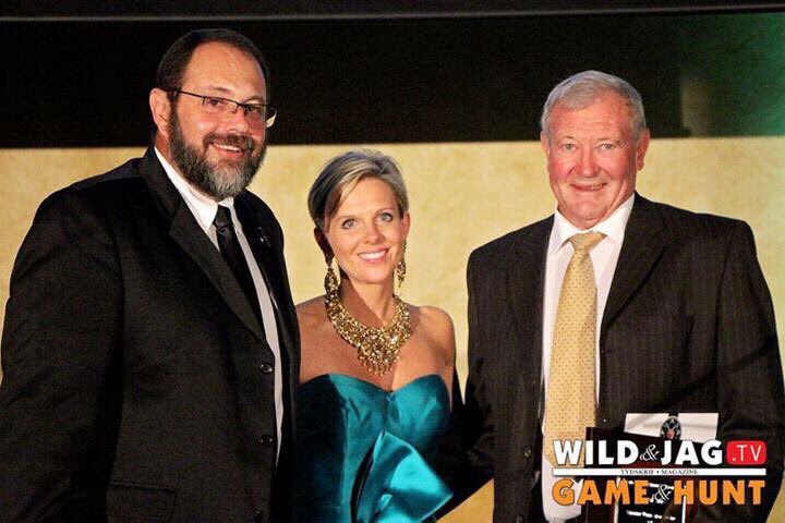 Benchmark tweet media