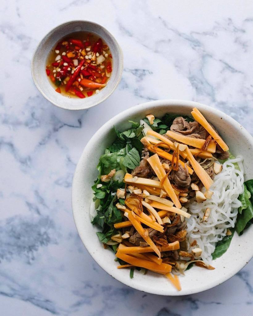 TheCleanCookery's tweet photo. Vietnamese beef salad with shirataki noodles. Sweet, sour, spicy and fresh, this dish will make you experience a burst of flavours.
.
Line: @cleancookery (with the @ symbol)
WA: 081310355148 (no calls please)
Email: thecleancookery@gmail.com
.
#CleanCook… https://t.co/5EDOLIEIAF https://t.co/sOa00dDAty