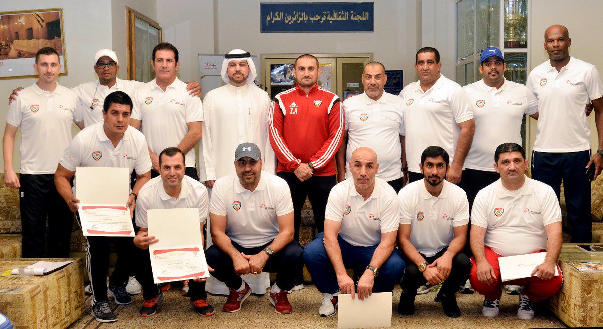 ختام دوره مشرفي الحراس التي أقيمت بنادي شباب أهلي دبي بالعوير
كل الشكر والتقدير لإتحاد الإمارات لكرة القدم علي سعيهم الدائم لتطوير منظومة حراس المرمى
