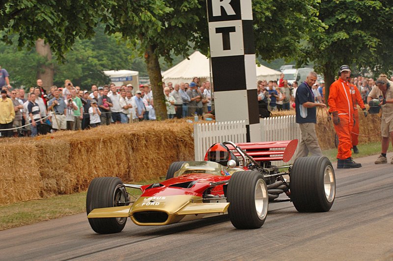 Happy Birthday Emerson Fittipaldi - 49 at 2005

(Photo: 