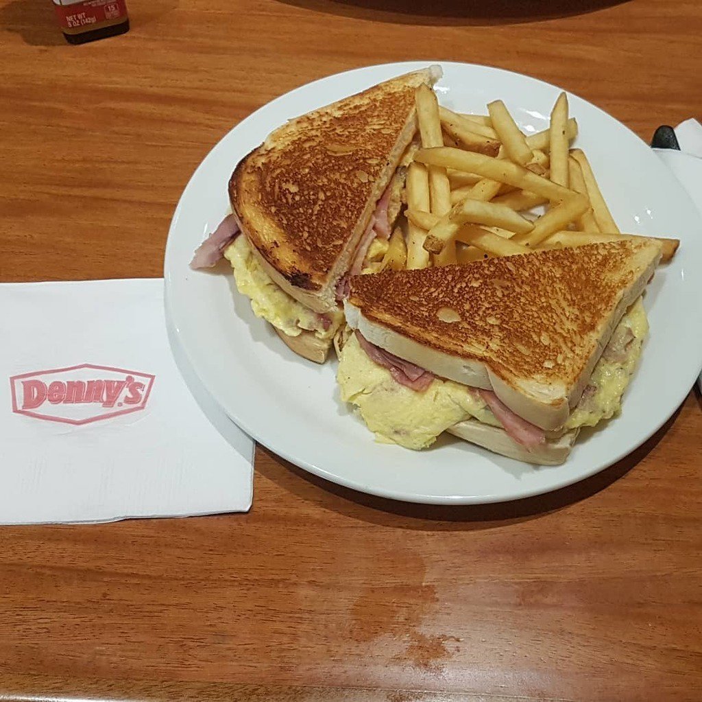 AnAnthonySmith's tweet photo. At #Dennysph in #eastwoodcity and OMG I forgot how good Dennys was!! I need a second stomach!! #travelvlogs #travelfood #travelblogger #travelblog #traveling #seeingtheworld #breakfast #vlogging #vlogcation #Philippines #pinoy #worldtraveler #dennys https://t.co/3bG8dXUvwW https://t.co/51f731QG0i