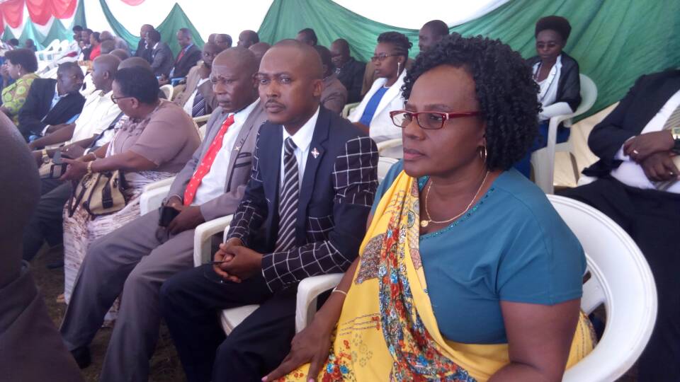 ButoyiEvelyne's tweet photo. #VoxPopuliVoxDei, #Bugendana, membres du @BurundiGov, députés @nshingamateka, sénateurs @burundi_senat, @HonEdouard  @OmbudsmanBI, bref, toutes les autorités #Burundi-aises rassemblées @Gitega pr lancement des activités du référendum de la République #Burundi par SE @pnkurunziza https://t.co/4g324xGib3