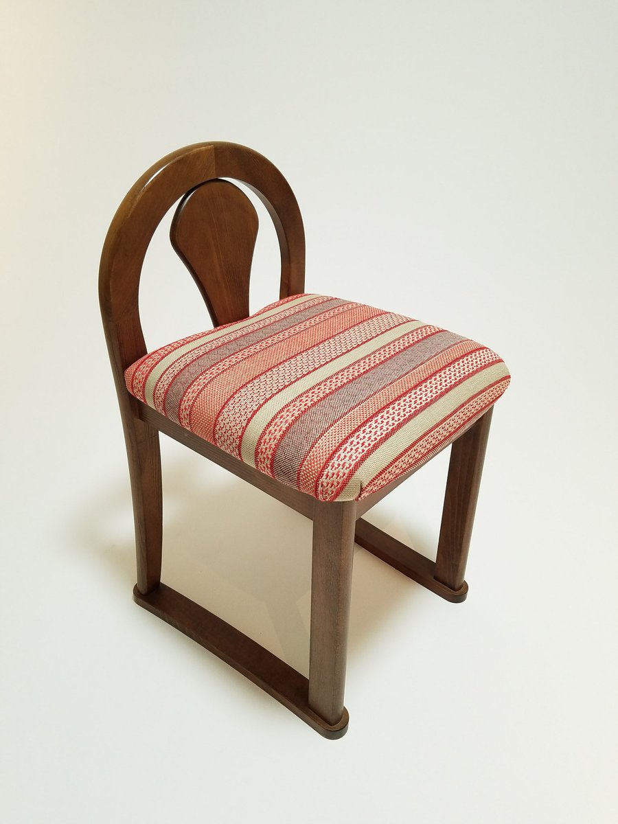 Masamura正村家具 Twitterissa 鏡台の椅子修理 座面の板が割れてしまい クッションもペッタンコ 100種類以上の生地から座面生地お選び出来ます クッションも見えない所に確かな素材と技術を施します お気に入りの椅子に成りました 椅子修理 リペア 正村家具