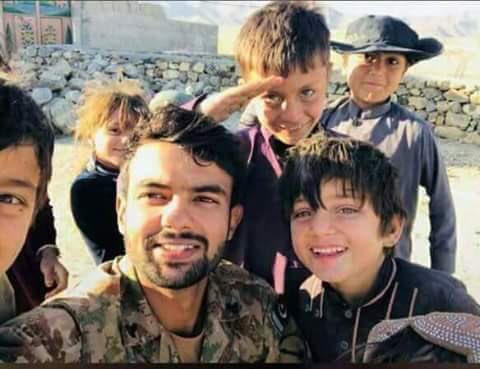 drmansoor140's tweet image. Ye qoum apko salam karti hy 
#Moeed #PakArmy