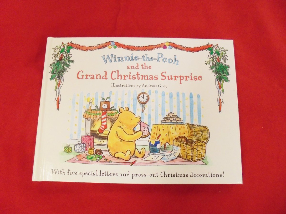 クレヨンハウス 大阪店2fより クリスマスにぴったりの英語絵本 Winnie The Pooh And The Grand Christmas Surprise をご紹介します 100エーカーの森のみんなに届いた不思議な手紙 いったい誰からなのでしょう 5つの手紙とクリスマスカードが詰まった