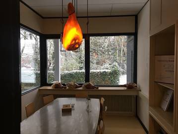 VegaSlager's tweet photo. Lichtpuntje tijdens deze donkere dagen: onze nieuwe hamlamp, gemaakt door Loraine๐ก https://t.co/7TS44s8yTG