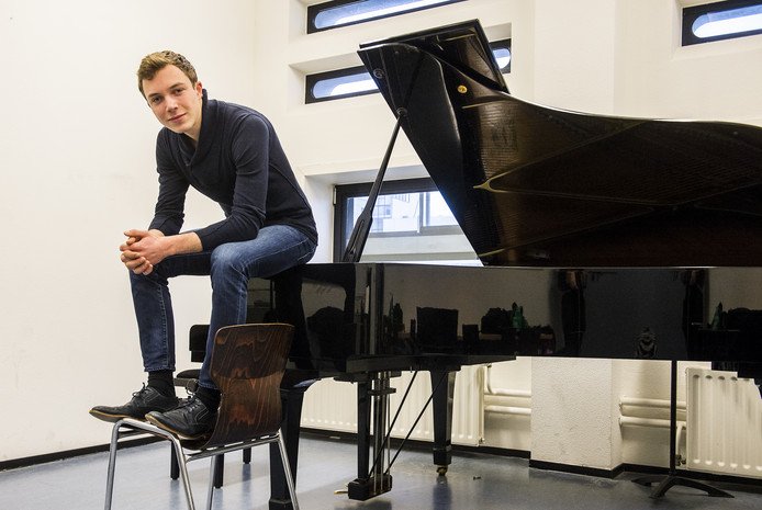 <a href="/wimverschuren/">Wim Verschuren</a> piano en het Jubileum Slotconcert in het <a href="/ADnl/">AD.nl</a> ap.lc/M1ZXu