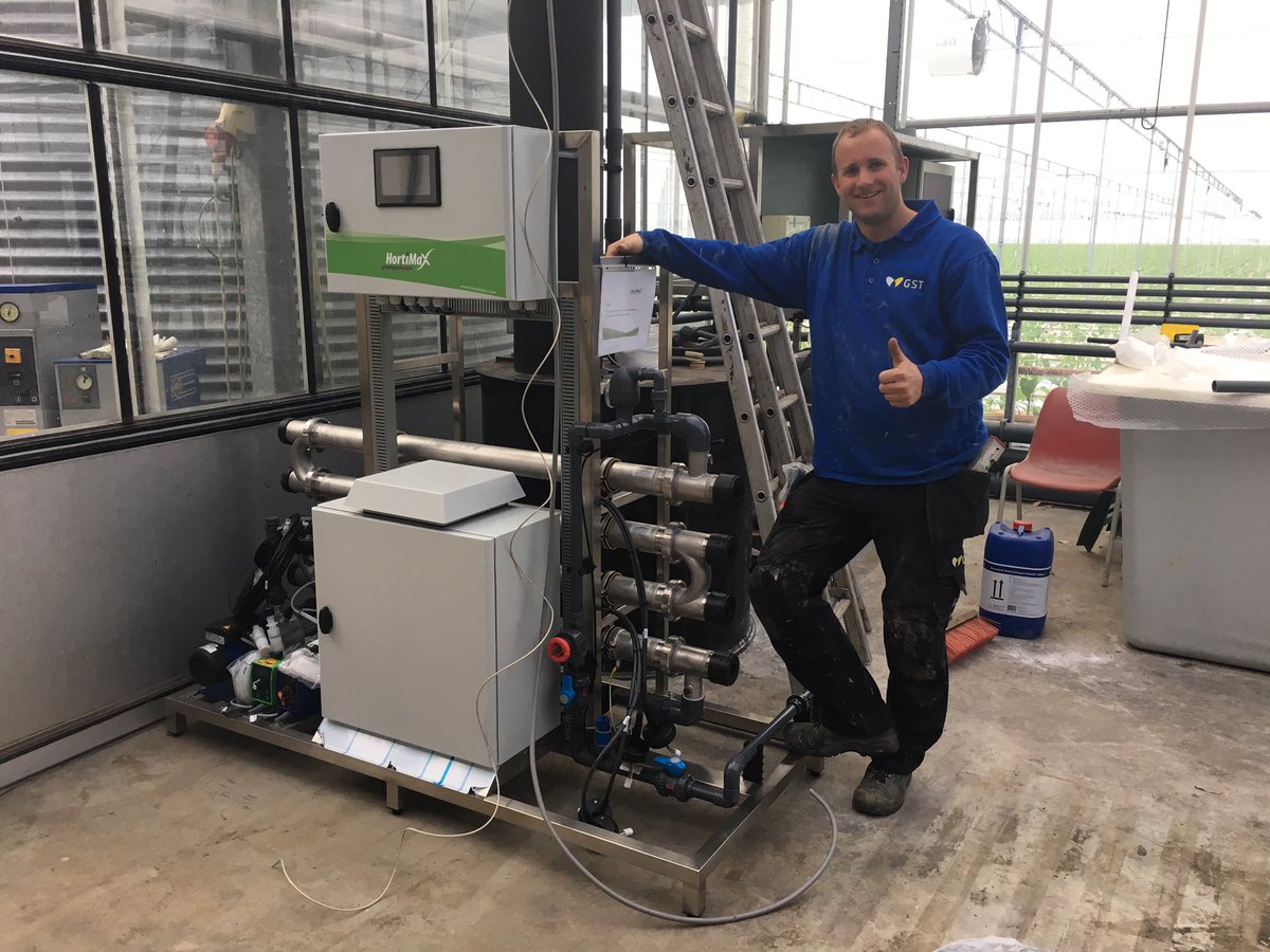 Jesper vd Helm van #Gst installaties is inmiddels een specialist is montage #CleanLite. Nu bezig bij Reinier Janssen in Nootdorp.