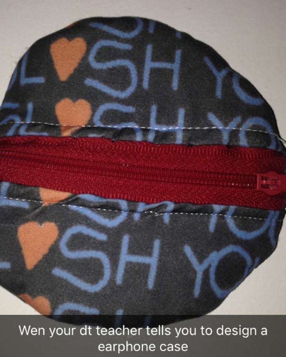 We ❤ how #islushyou has really influenced the next generation particular in school lessons. We love this earphone case design in Design Technology Lesson by one of our community #beatsbydre or nah? 🤣
